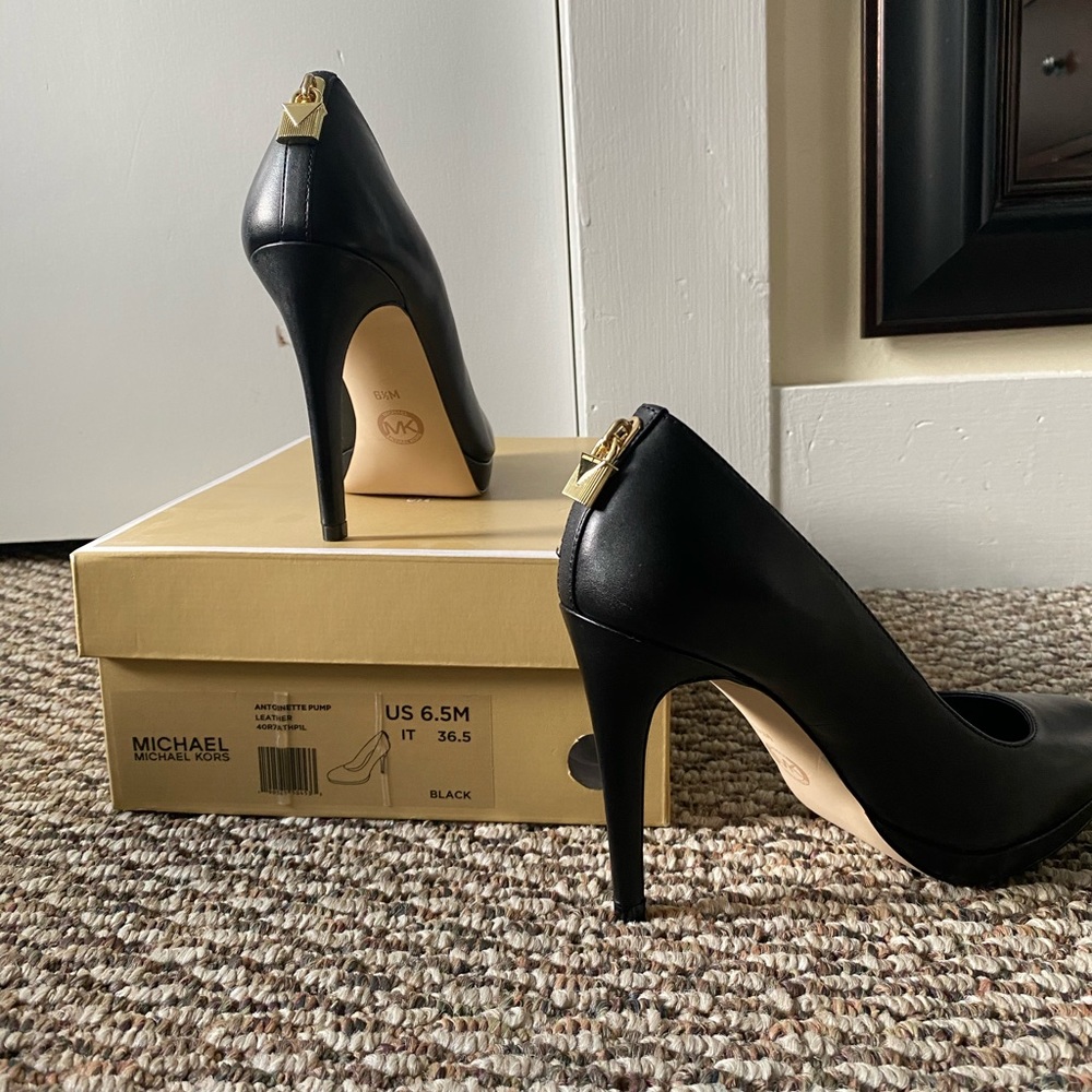 Michael Kors black leather heels